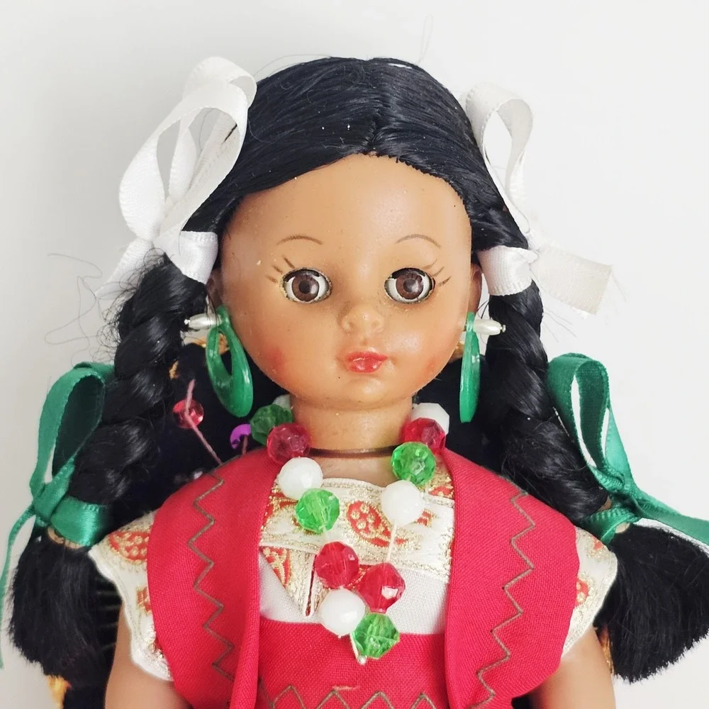 Vintage Mexican‎ Souvenir Doll China Poblana Red Green Dress Sombrero 10.5in